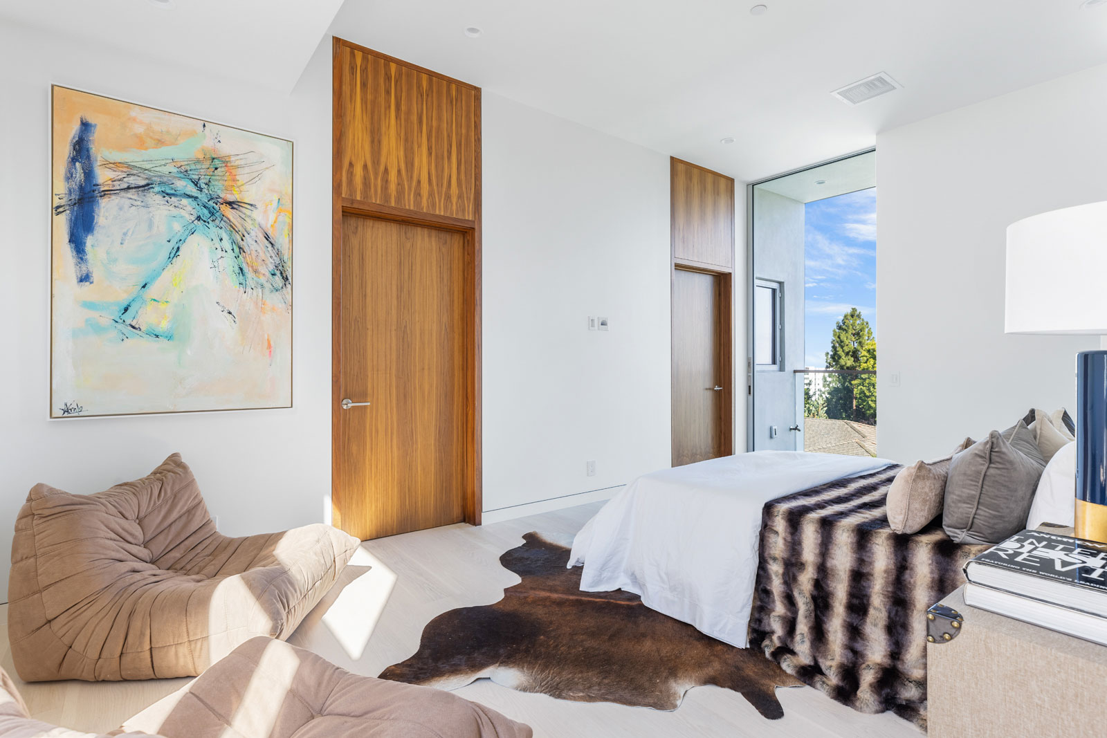 A secondary bedroom. Photo: © Anthony Barcelo, Barcelo Photography