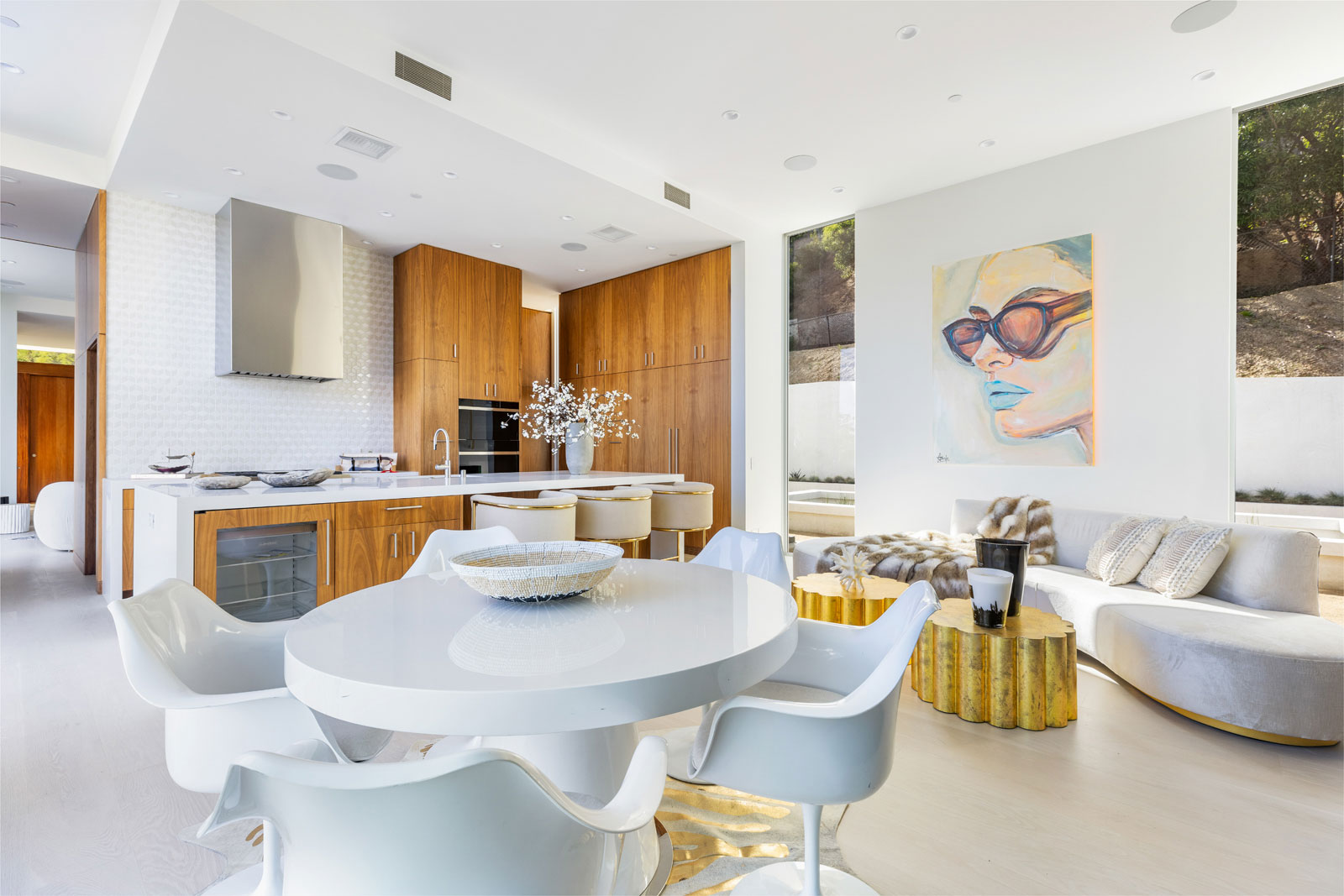 The kitchen with Wolf & Subzero appliances and a backsplash by Heath Ceramics. Photo: © Anthony Barcelo, Barcelo Photography