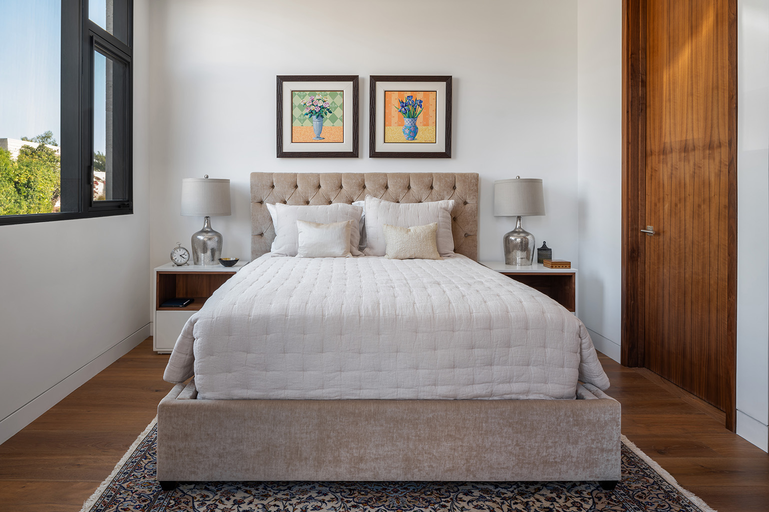 The ensuite guest room on the first floor. Photo: ©Paul Vu, Here and Now Agency